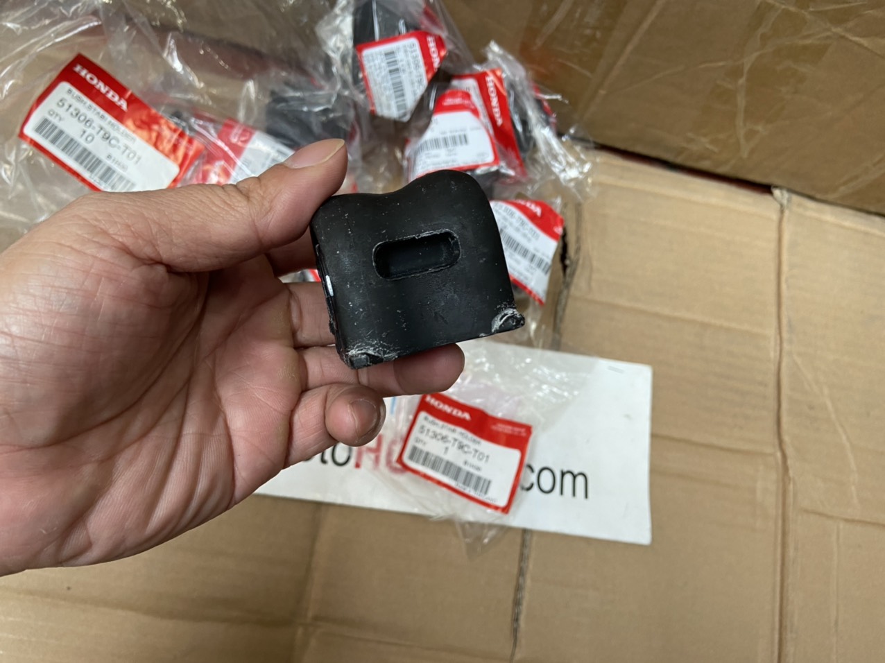 Cao su ốp cân bằng trước xe Honda CITY